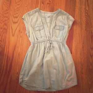 Motherhood Maternity chambrays short sleeve top